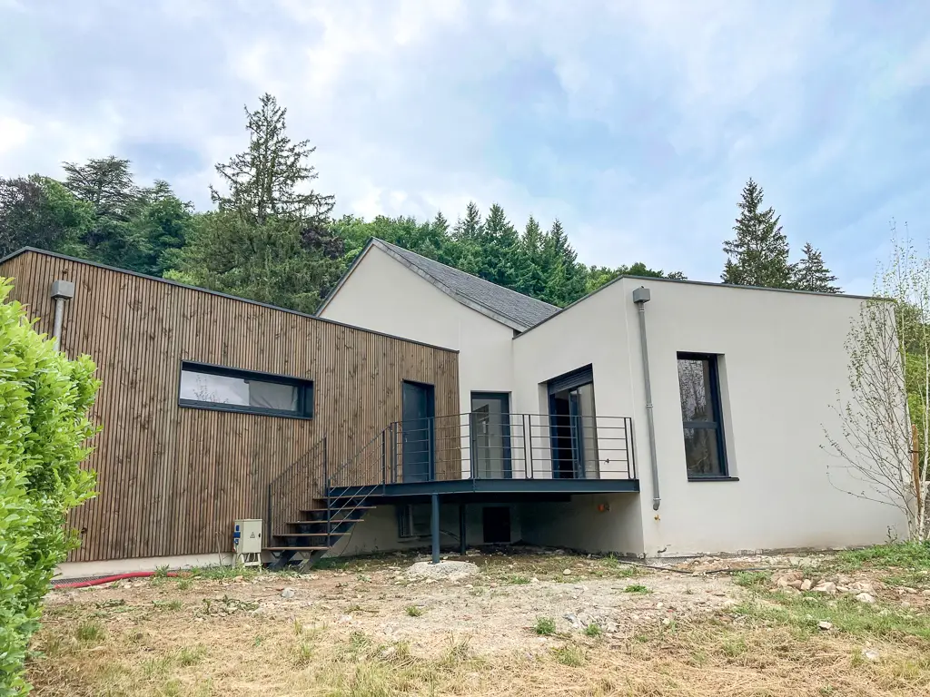 Maison-des-amis_construction-neuve_intramuros3 Vue depuis le jardin de la maison des amis