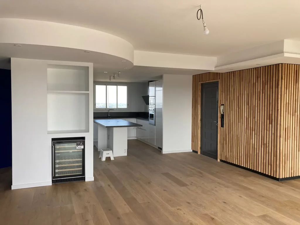 Reunion-2-appartements_rodez-intramuros_architecte La pièce de vie suite à la réunion des deux appartements par Intramuros