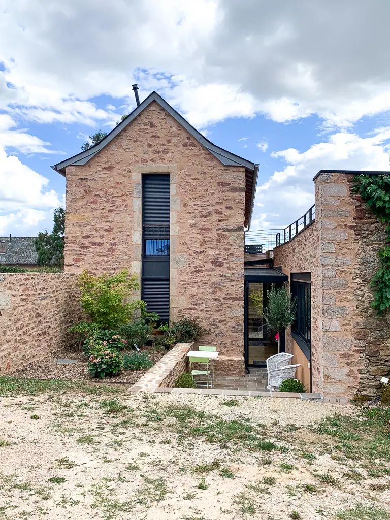 grange-monas_renovation-extension_intramuros-architecte-09 copie Une partie de la batisse rénovée par Intramuros