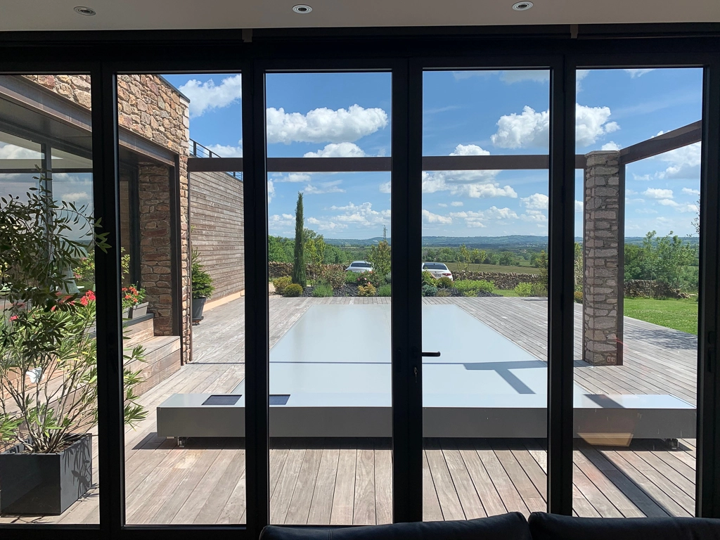 grange-monas_renovation-extension_intramuros-architecte-12 copie La grange du Monas vue depuis l'intérieur sur l'extérieur