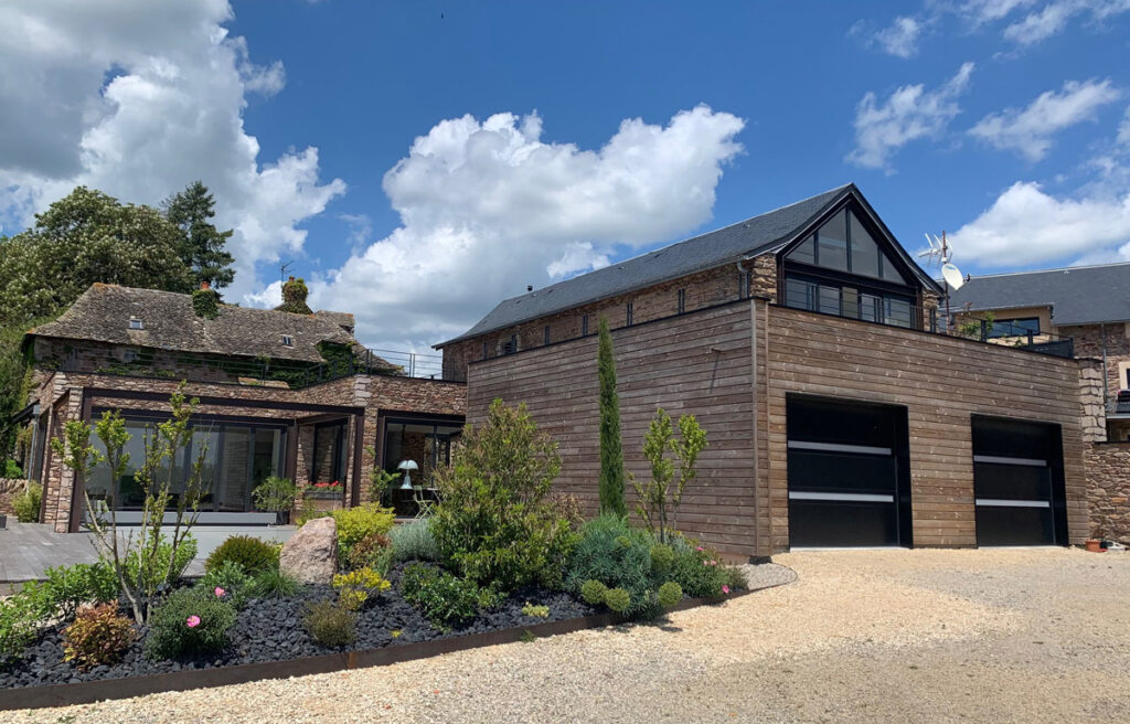 Intra Muros, photo d'une grange en pierre rénovée en Averyon