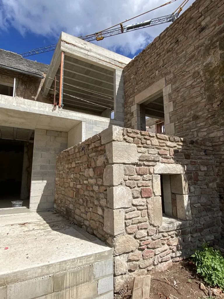 Chantier-encours1_Maison-maitre-aveyron_renovation_architecte-intramuros Chantier de la maison de maître du monastère par Intramuros architecte