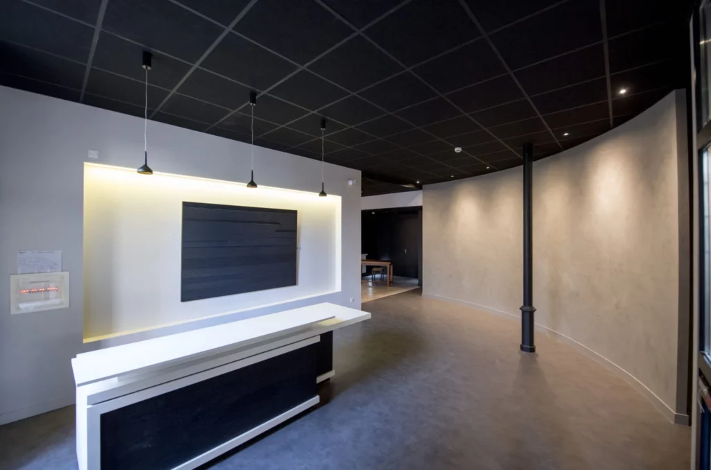 Chapelle-St-Jo_Travaux-fini-bureau_ChBousquet-Photographe L'ensemble du bâtiment a été réhabilité et repensé par l'architecte Frédéric Kierasinski